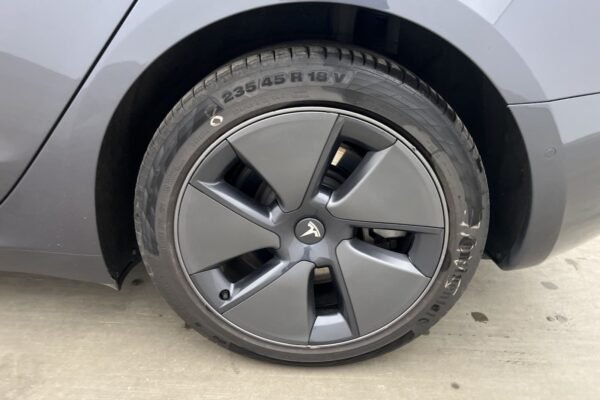 Tesla Model 3 Standard Range Plus VENDU - Image 11