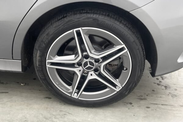Mercedes-Benz A 250e AMG Sport Line - Image 11