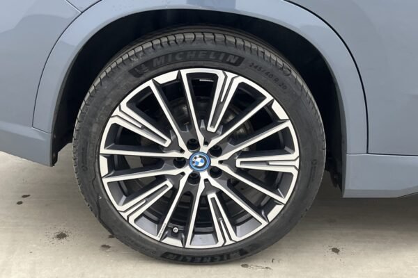 BMW iX1 xDrive30 - Image 12