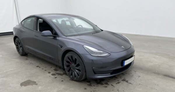 Tesla Model 3 Performance AWD VENDU - Image 2