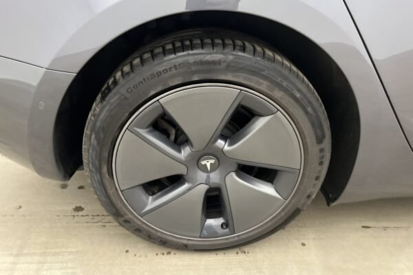 Tesla Model 3 Standard Range Plus VENDU - Image 10