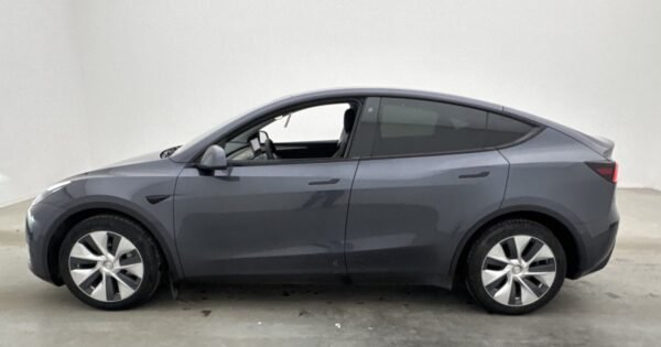 Tesla Model Y Longe Range - Image 7