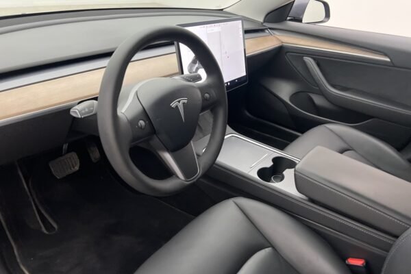 Tesla Model 3 Standard Range Plus VENDU - Image 9