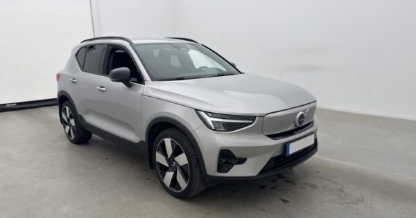 Volvo XC40 Recharge Twin Plus AWD - Image 3