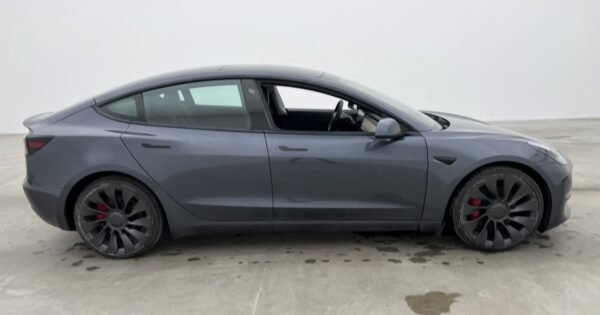 Tesla Model 3 Performance AWD VENDU - Image 4