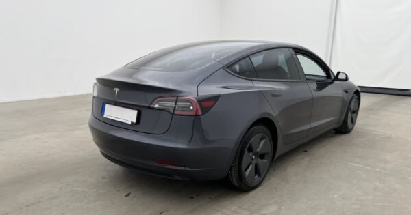 Tesla Model 3 Standard Range Plus VENDU - Image 4
